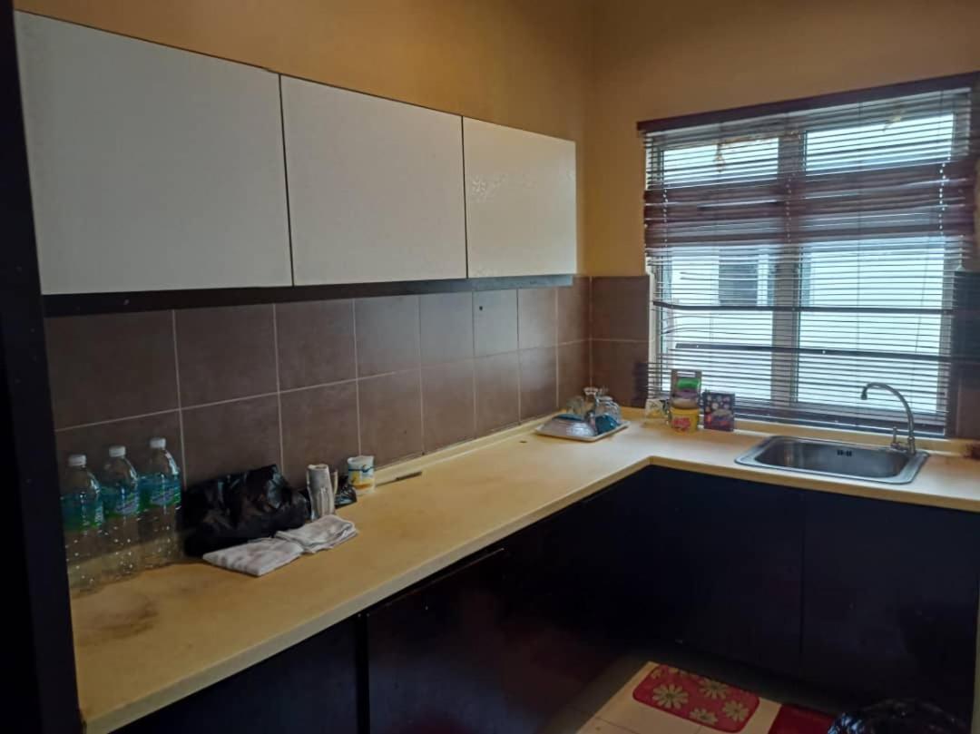 Zous Homestay Banting  Exteriör bild